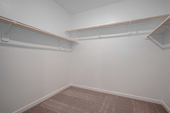 Building Photo - 1127 Sugar Dr