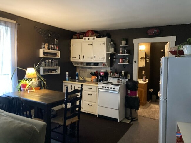 Interior Photo - 38 Railroad St