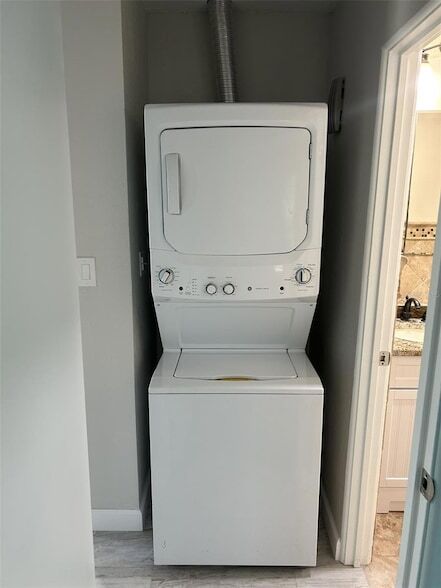 Building Photo - 717 Sunset Cove