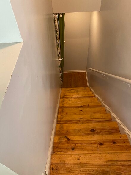 Building Photo - 2261 Capehart Cir NE