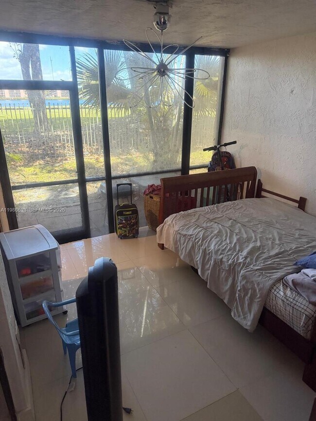 Building Photo - 20320 NE 3rd Ct