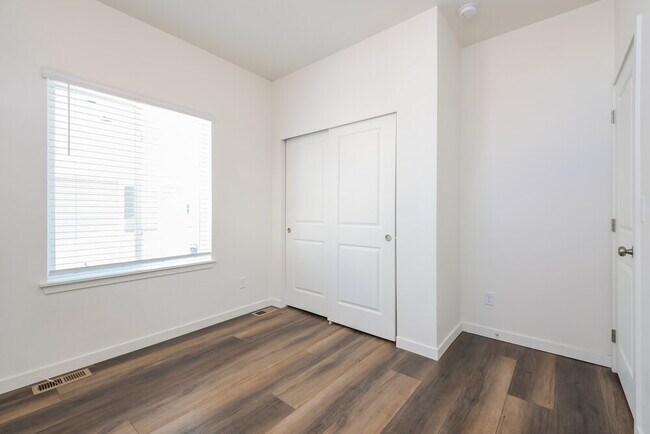 Building Photo - 4755 N Tower Dr