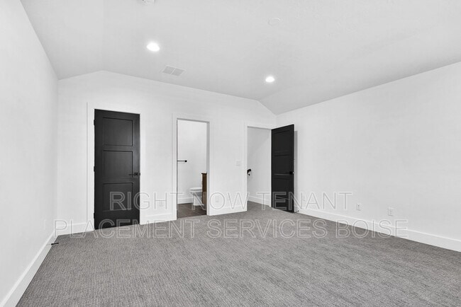 Building Photo - 6705 N Elmstone Way