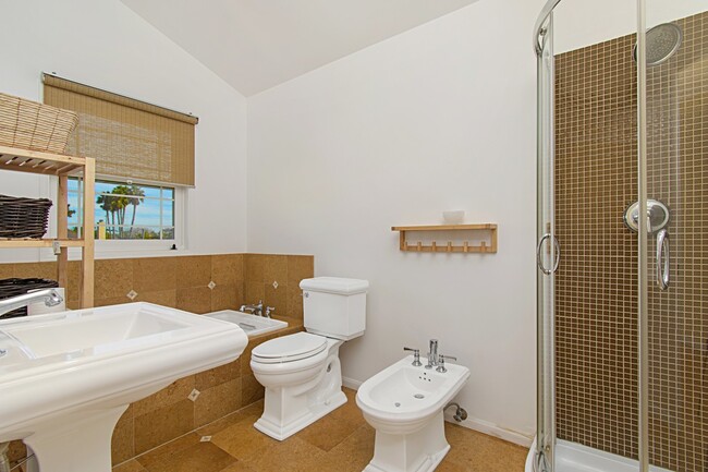 Building Photo - North PB Home, updated interior, just a fe...