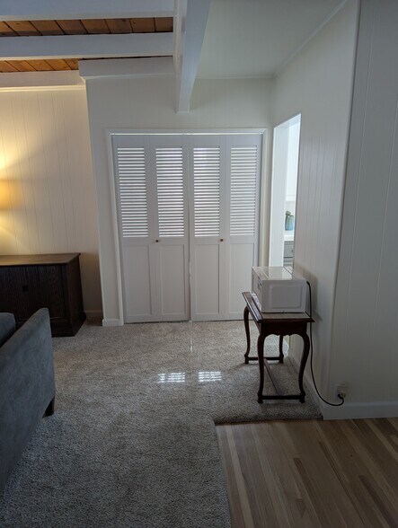 Building Photo - 4828 Grand Ave