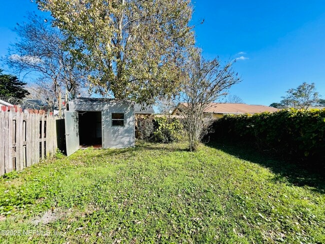 Building Photo - 2664 Sunrise Village Dr