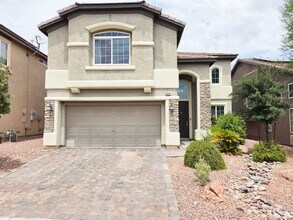 Building Photo - Spacious 3 Bed + Loft & Den with Soaring Ceilings