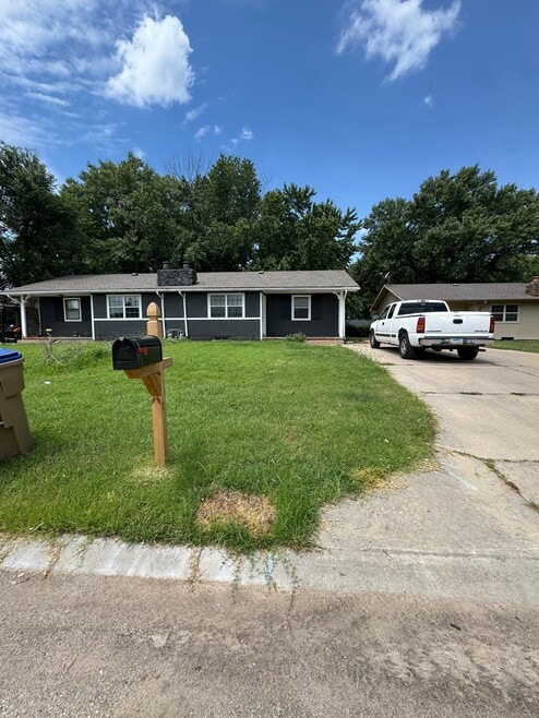 Building Photo - 539 S Deveron Dr
