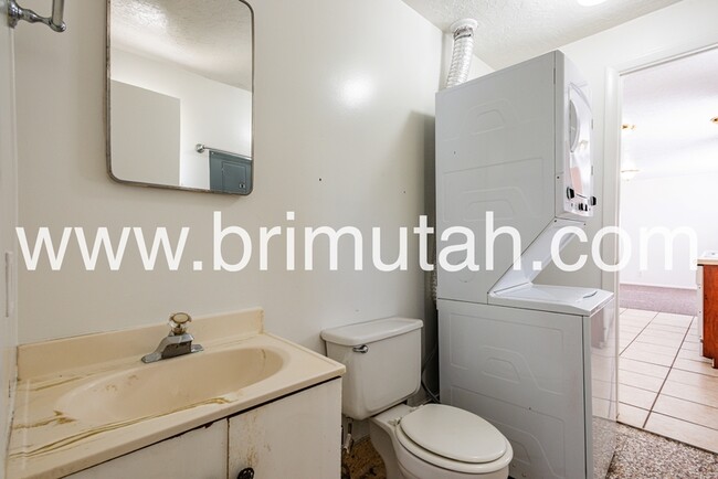 Building Photo - 646 E 5640 S