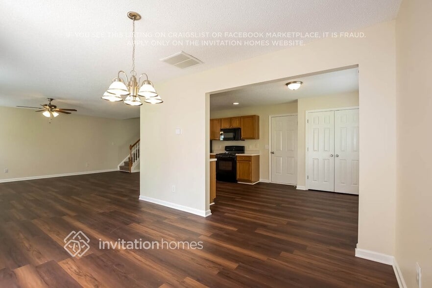 Building Photo - 10728 Glenluce Ave