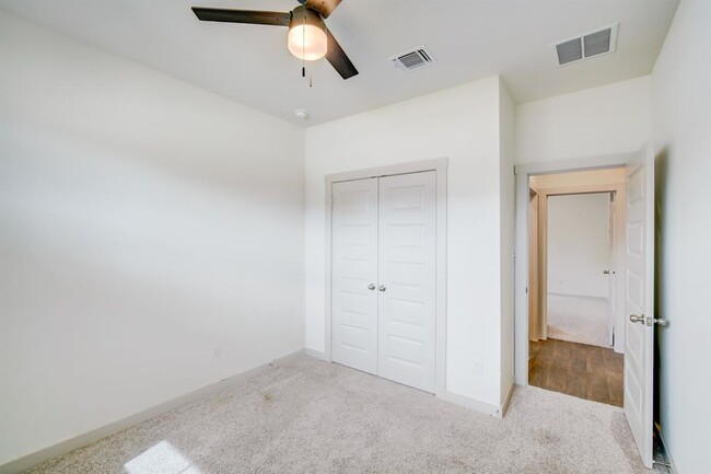 Building Photo - 131 Big Sandy Creek Dr