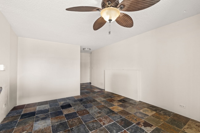Building Photo - 1400 Pensacola St