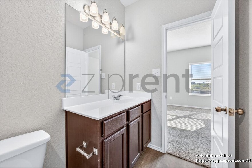 Building Photo - 5706 Cicada Cir