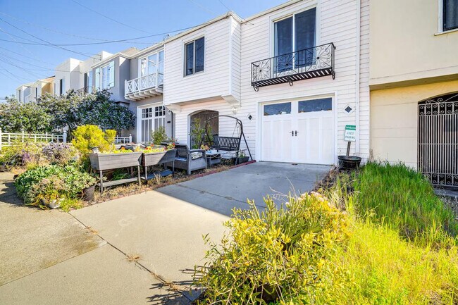 Building Photo - 2018 31st Ave