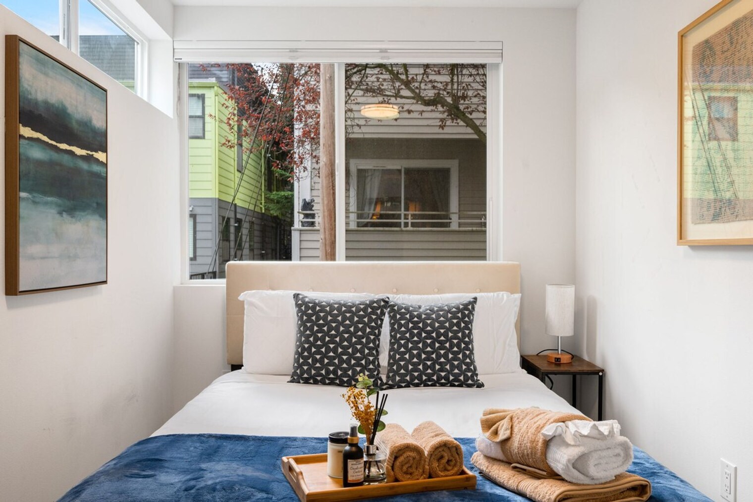 Building Photo - 620D 10th Ave E