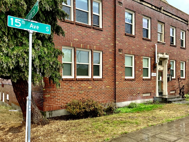 Building - 2541 15th Ave S