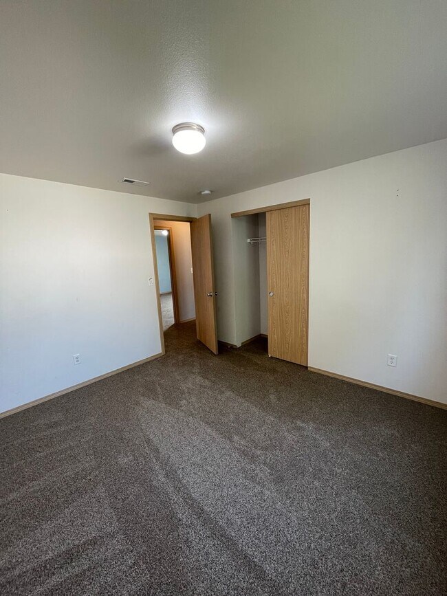 Building Photo - Spacious 1,520 Sq. Ft. Home with Open Floor Plan