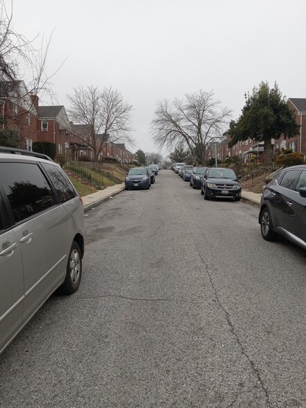 Building Photo - 1661 Ralworth Rd