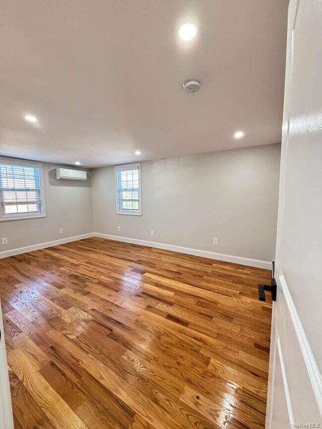 Building Photo - 70 Appletree Ln