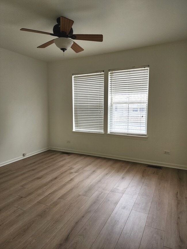 Building Photo - 2884 Falling Waters Ln