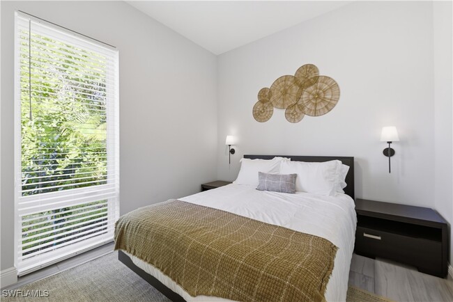 Building Photo - 711 91st Ave N