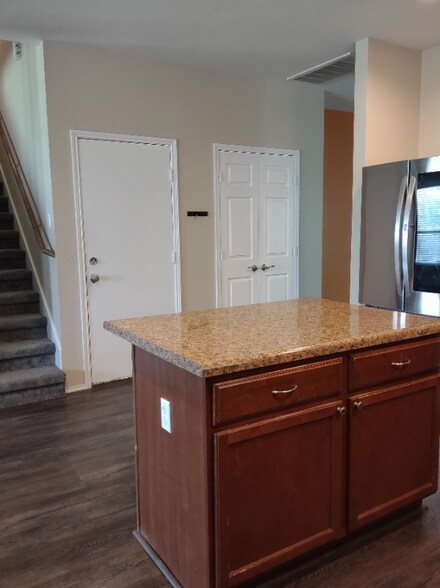 Building Photo - 11525 Murron Dr