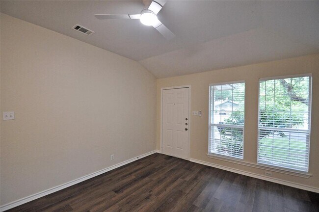 Building Photo - 13350 Water Oak Ln