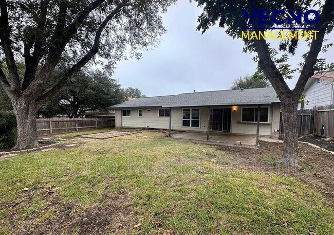 Building Photo - 3643 Richwood Dr