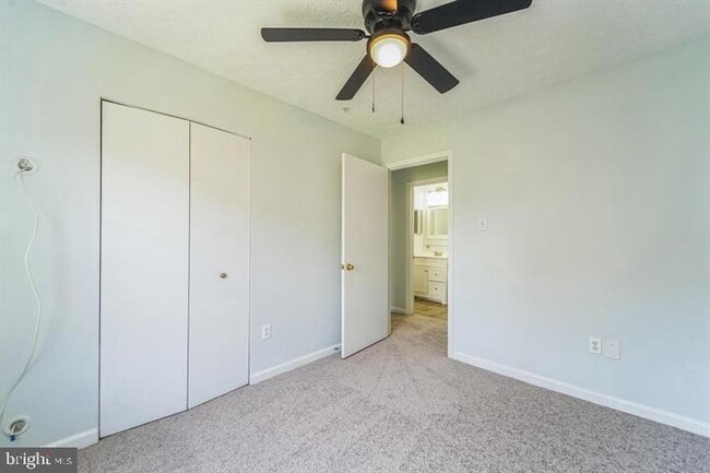 Building Photo - 11 Gemstone Ct