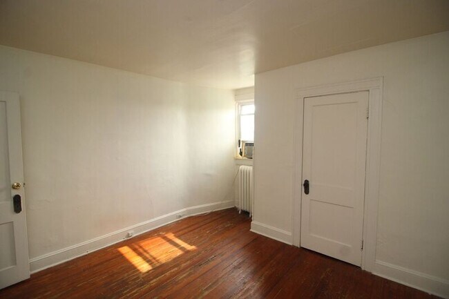 Building Photo - 3206 Guilford Ave