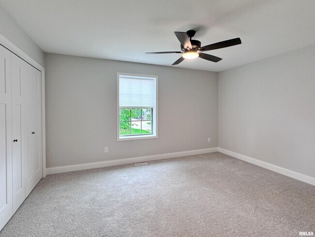 Building Photo - 7615 Walnut Bend Dr