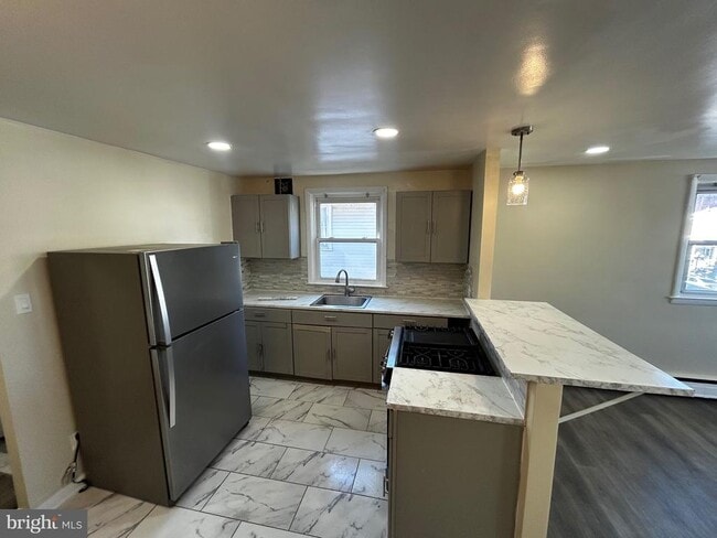 Building Photo - 7347 Tabor Ave