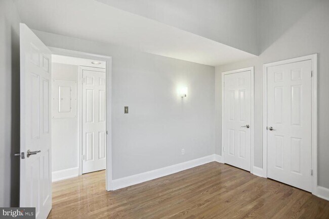 Building Photo - 676 4th St NE