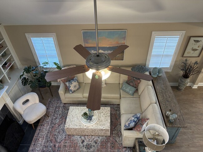 Building Photo - Gorgeous Furnished home in Morehead City!