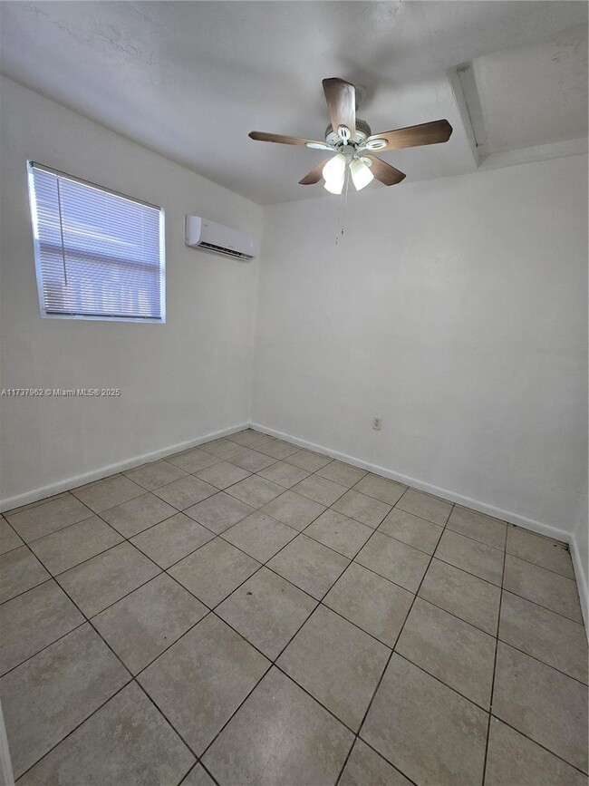 Building Photo - 1 bedroom in Hollywood FL 33020