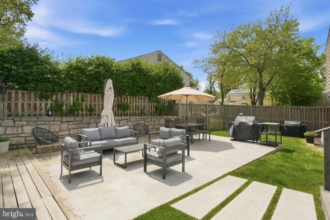 Building Photo - 510 Moat Way