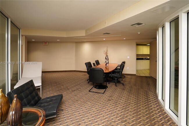 Building Photo - 3370 Hidden Bay Dr