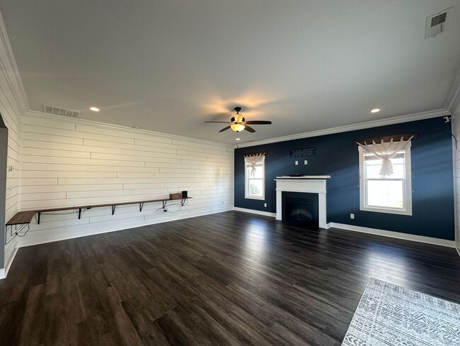 Building Photo - 238 E Ivybridge Dr