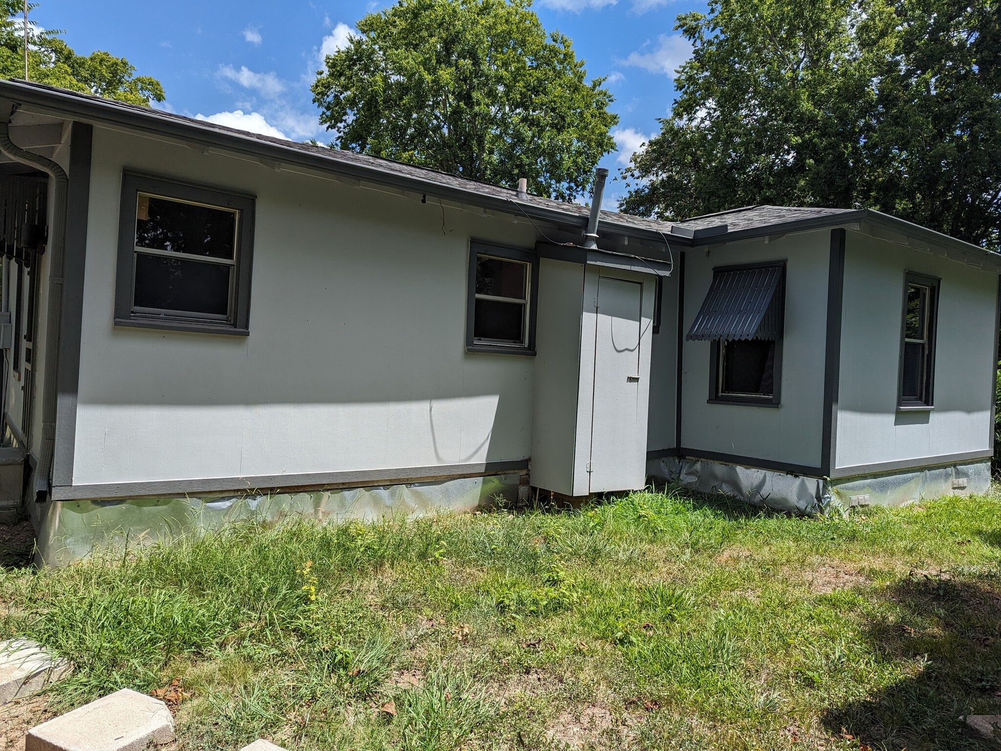 Building Photo - 411 Burnet St