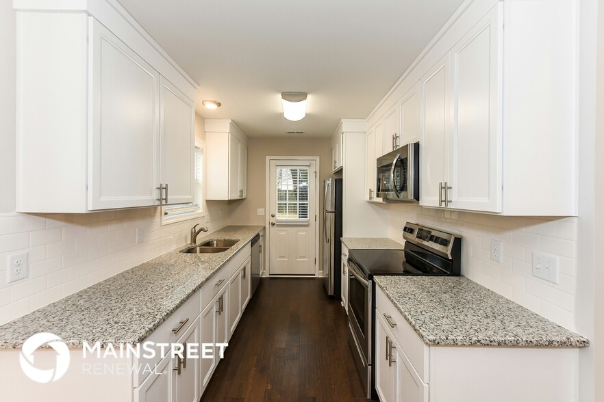 Building Photo - 122 W Hite St