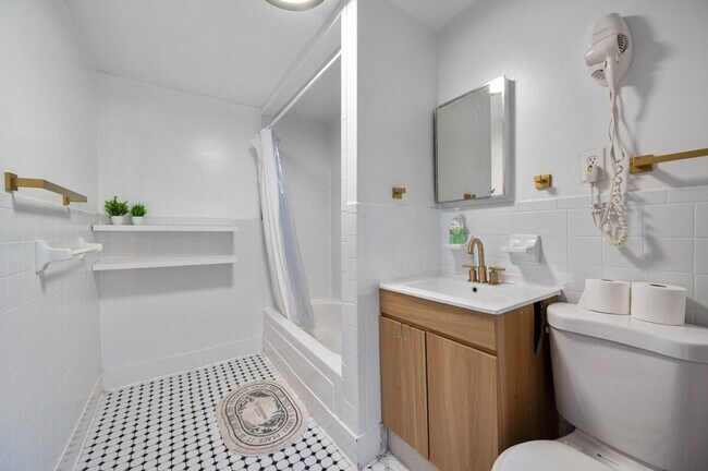 Building Photo - 338 9th Ave