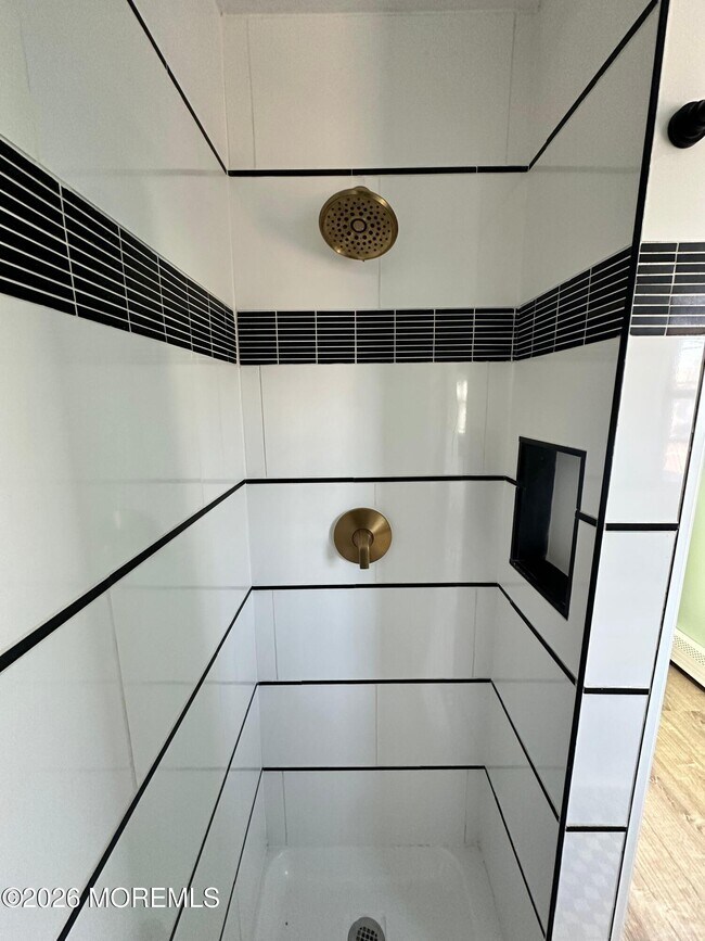 Building Photo - 3 E Central Ave