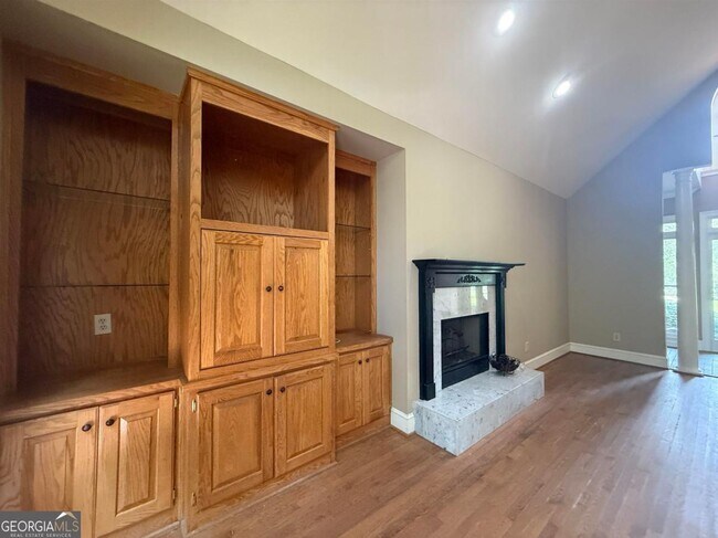 Building Photo - 307 Centennial Rd