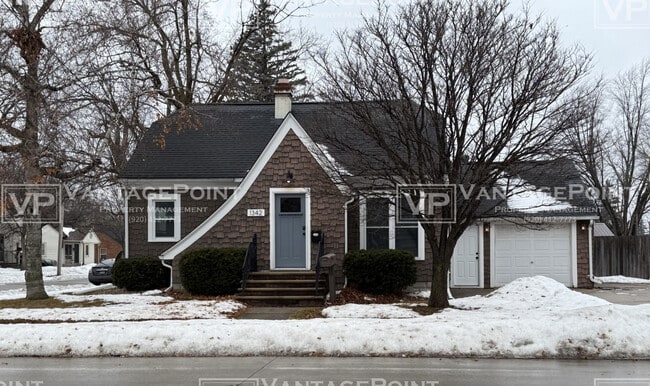 Building Photo - 1342 12th Ave