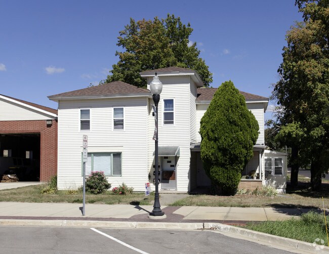 112 S Main St 112 S Main St Berrien Springs MI 49103 Apartment Finder
