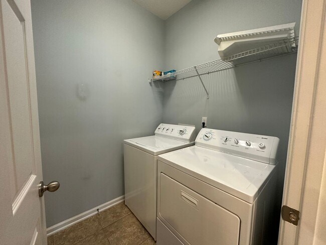 Building Photo - Adorable Home in Prime Location!