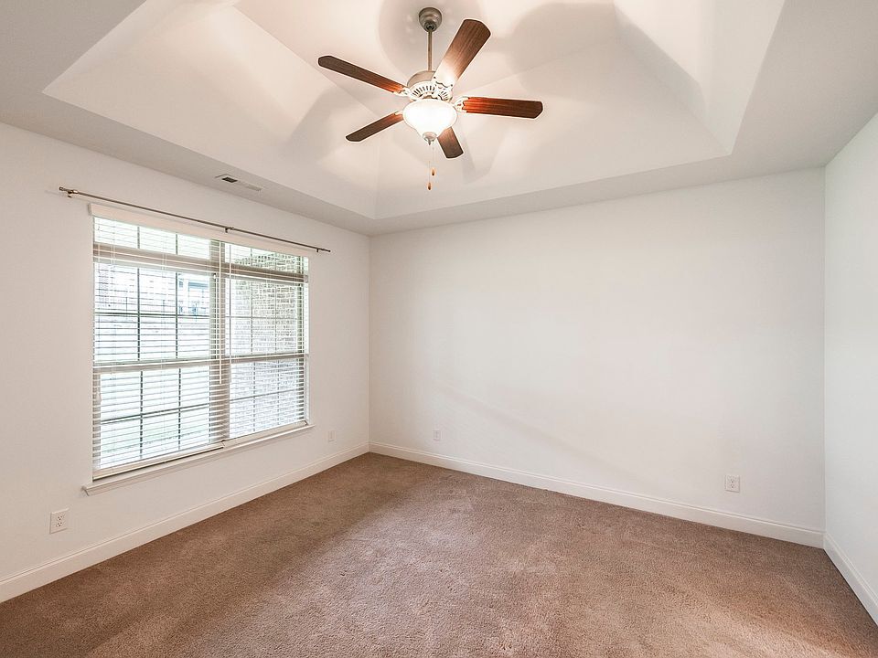 Master Bedroom - 2120 Sullivan St