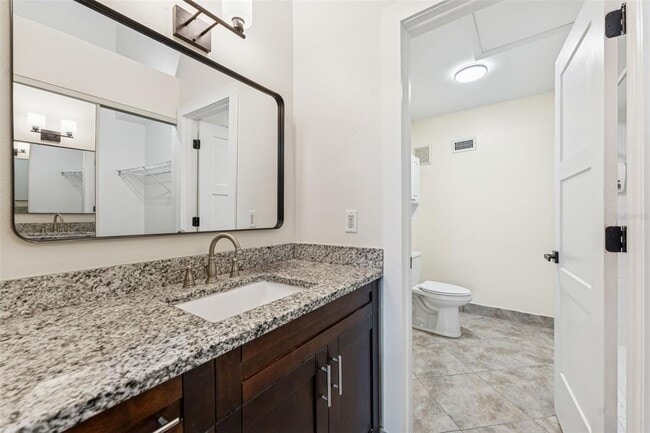Building Photo - 16117 Rambling Vine Dr E