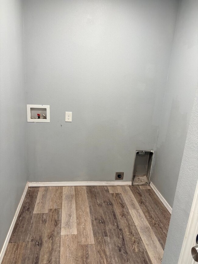 Building Photo - 1305 N Colton Ave