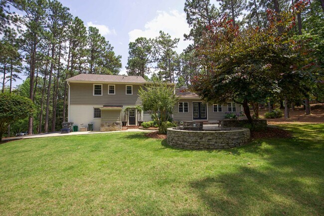 Building Photo - Stunning home in Weymouth Woods Southern P...